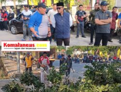 Bupati Lampung Tengah dr.H. Ardito Wijaya, M.K.M., di Dampingi Sekertaris PKP2CK Ahmad Ansori, S.IP., Melaksanakan Jum’at Bersih dan Pemangkasan Pohon di Sepanjang Ruas Jalan Gunung Sugih – Terbanggi Besar.