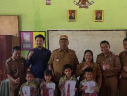 Tol Bakter bersama Pemda Bagikan Paket Seragam dan Sembako