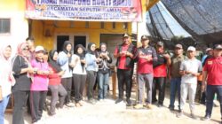 Wakil Bupati I Komang Koheri, Menghadiri Kegiatan Senam Bersama Di Halaman Kantor UPTD Pasar Kampung Rukti Harjo.