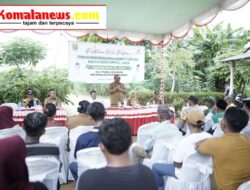 Pelaksana Tugas (Plt.) Bupati, I Komang Koheri, S.E.,M.Sos., Bersama Ketua Baznas Lamteng Drs H Bustsmi .M.T., Secara Resmi Membuka Sekaligus Melakukan Peletakan Batu Pertama Program Bedah Rumah Baznas.