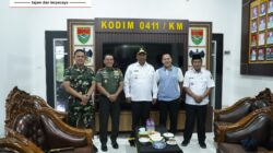 Pelaksana Tugas (Plt) Bupati Lampung Tengah, I Komang Koheri, Bersama Komandan Kodim 0411/KM Letkol Inf. Noval Darmawan, Menerima Kunjungan Komandan Korem 043/Garuda Hitam (Gatam) Brigjen TNI Haryantana.