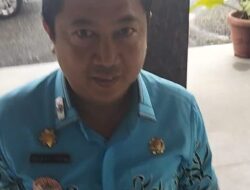 Sekda Lampung Tengah Welly Adi Wantra Bungkam Saat Ditanya Dugaan Honorer Fiktif.