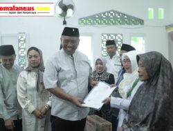 Plt Bupati I Komang Koheri, S.E., M.Sos, Bersama Plt. Ketua TP PKK Lampung Tengah, Ni Ketut Dewi Nadi Komang Koheri, S.T., M.Sos, Melaksanakan Safari Ramadan 1447 H / 2026 M Tingkat Kabupaten di Masjid At Taqwa, Kampung Rama Murti, Kecamatan Seputih Raman.