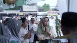 Plt Bupati I Komang Koheri, S.E., M.Sos Didampingi Plt. Ketua TP PKK Lampung Tengah Ni Ketut Dewi Nadi, S.T., M.Sos Laksanakan Giat Safari Ramadan di Masjid Al-Fatah Kampung Lempuyang Bandar, Kecamatan Way Pengubuan.