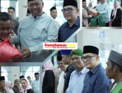 Plt Bupati I Komang Koheri, S.E., M.Sos., Bersama Plt. Ketua TP PKK Lampung Tengah, Ni Ketut Dewi Nadi Komang Koheri, S.T., M.Sos., Hadiri Safari Ramadan Bertempat di Masjid Umul Quro Kecamatan Trimurjo.