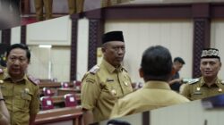 Plt Bupati I Komang Koheri, S.E., M.Sos., Bersama Sekda Lamteng Welly Adi Wantra, S.STP., M.M., Hadiri Rakor Forum Kepala Daerah se-Provinsi Lampung Bertempat di Gedung Pusiban Bandar Lampung.