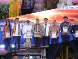Plt Bupati I Komang Koheri Didampingi Plt Ketua TP PKK Lamteng Hadiri Kongres Nasional Mahasabha Ke-XIV KMHDI Tahun 2026.