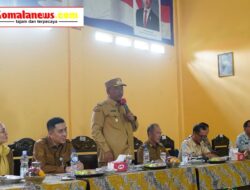 Plt Bupati Lamteng I Komang Koheri, S.E.,M.Sos Didampingi Plt Kepala Bapenda Muhamad Arnez, S.E., M.M. Menghadiri Penyerahan SPPT dan PBB-P2 Serta Penyampaian Nota Tagihan Tunggakan Pajak Kendaraan Bermotor Kepada Masyarakat Didua Kecamatan.
