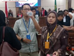 Tingkah Laku Kaban ULP/ULPBJ Wendy Sita Perhatian Publik Dalam Persidangan Tindak Pidana Korupsi Bupati Lamteng Nonaktif Ardito Wijaya.