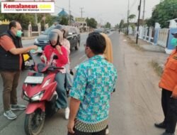 Antisipasi Abu Vulkanik Gunung Anak Krakatau, Polres Lamteng Gerak Cepat Bagikan Masker Gratis